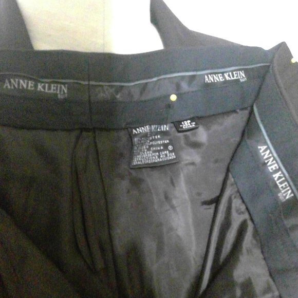 Anne Klein 2 piece fully lined Suit - Picture 6 of 11